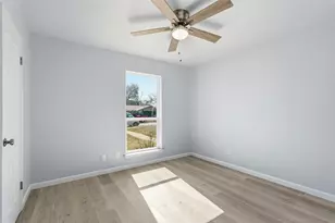 1813 Crockett St, Garland, TX 75042 - Photo 8