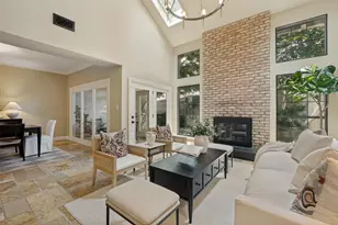 4390 Cochran Chapel Cir, Dallas, TX 75209 - Photo 2