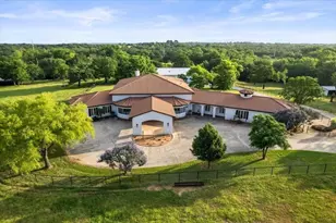 2108 W Sherman Dr, Aubrey, TX 76227 - Photo 1