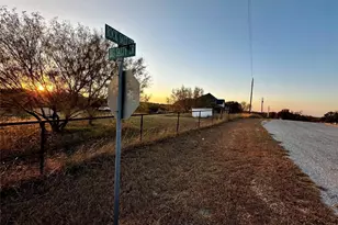 107 Rock Salt Ct, Springtown, TX 76082 - Photo 20