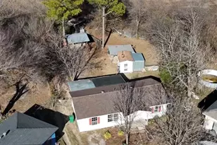 1326 Dewberry St, Wilmer, TX 75172 - Photo 2