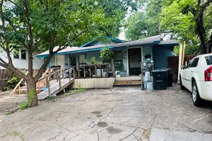 2719 Wilkinson Ave, Fort Worth, TX 76103 - Photo 2