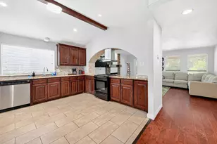 310 Overland Dr, Garland, TX 75040 - Photo 2