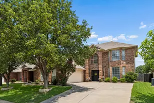 2813 Flint Rock Dr, Fort Worth, TX 76131 - Photo 2