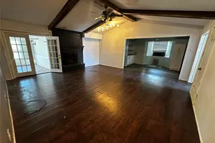 208 Connie Dr, DeSoto, TX 75115 - Photo 2