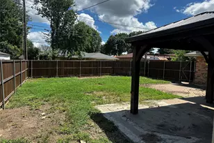 208 Connie Dr, DeSoto, TX 75115 - Photo 8