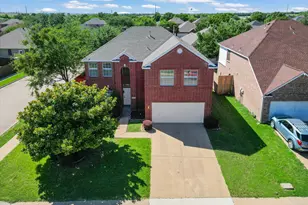 10701 Augusta Ln, Rowlett, TX 75089 - Photo 2
