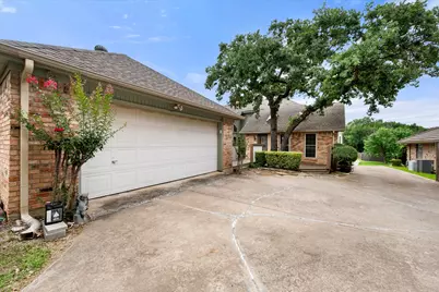 705 Kyle Drive, Arlington, TX 76011 - Photo 32
