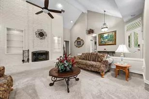 705 Kyle Dr, Arlington, TX 76011 - Photo 8