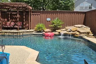 1402 Susan Ln, Carrollton, TX 75007 - Photo 18