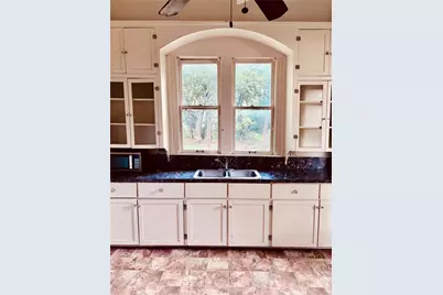 307 S Avenue D, Clifton, TX 76634 - Photo 6