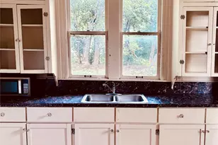 307 S Avenue D, Clifton, TX 76634 - Photo 6