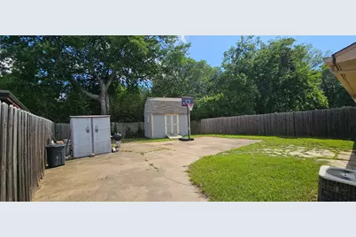 202 E Denton Drive, Euless, TX 76039 - Photo 20