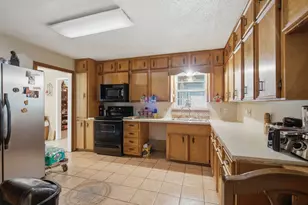 605 W 8th St, Irving, TX 75060 - Photo 4