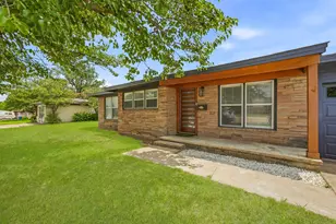 613 Crestview Dr, Granbury, TX 76048 - Photo 2
