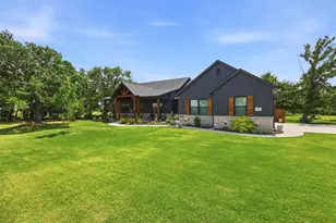 344 Zebrastone Wy, Poolville, TX 76487 - Photo 2