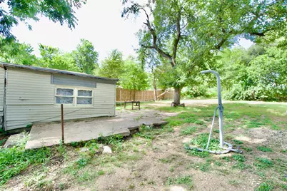 1610 N 10th Street, Waco, TX 76707 - Photo 14