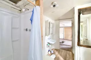 1610 N 10th St, Waco, TX 76707 - Photo 8