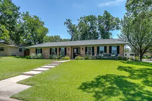 3825 Twilight Dr S, Benbrook, TX 76116 - Photo 2