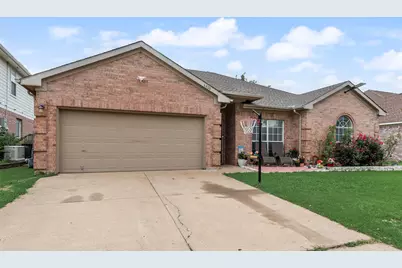 6420 St Alban Court, Arlington, TX 76001 - Photo 2
