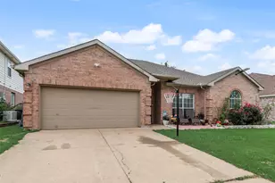 6420 St Alban Ct, Arlington, TX 76001 - Photo 2