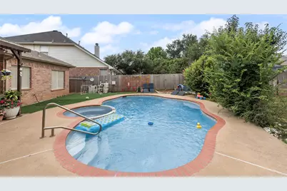 6420 St Alban Court, Arlington, TX 76001 - Photo 20