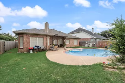 6420 St Alban Court, Arlington, TX 76001 - Photo 22
