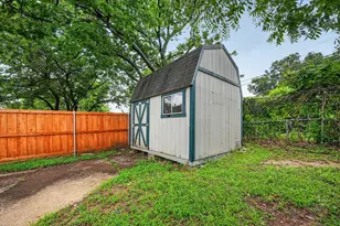 8730 Lapanto Ln, Dallas, TX 75227 - Photo 32