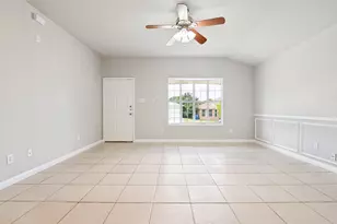 511 Hollyberry Dr, Mansfield, TX 76063 - Photo 2
