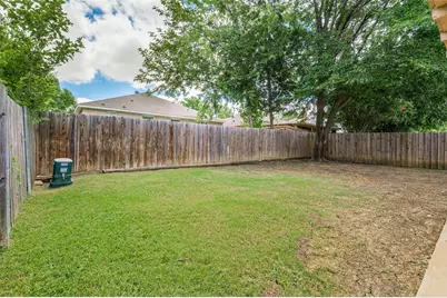 511 Hollyberry Drive, Mansfield, TX 76063 - Photo 14