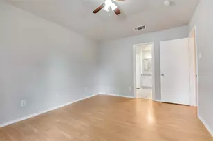 511 Hollyberry Dr, Mansfield, TX 76063 - Photo 8
