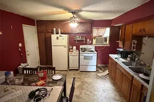1055 Star St, Denison, TX 75020 - Photo 2