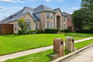 3809 Brookfield Dr, Plano, TX 75025 - Photo 2