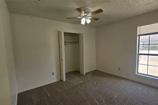 550 E Windsor Ave, Denton, TX 76209 - Photo 12