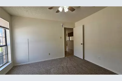 550 E Windsor Avenue, Denton, TX 76209 - Photo 14
