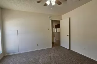 550 E Windsor Ave, Denton, TX 76209 - Photo 14