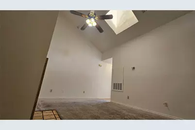 550 E Windsor Avenue, Denton, TX 76209 - Photo 6