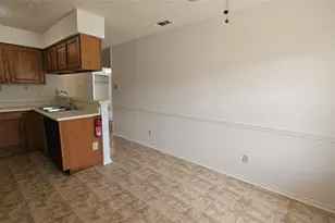 550 E Windsor Ave, Denton, TX 76209 - Photo 26