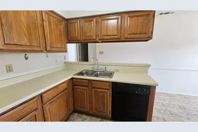550 E Windsor Avenue, Denton, TX 76209 - Photo 32
