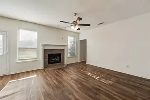 821 S Parks Dr, DeSoto, TX 75115 - Photo 2