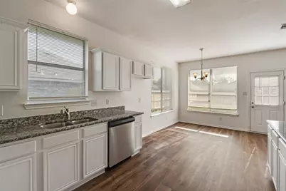 821 S Parks Drive, DeSoto, TX 75115 - Photo 6