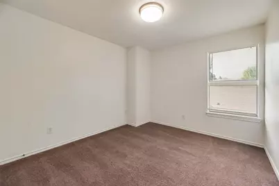821 S Parks Drive, DeSoto, TX 75115 - Photo 18
