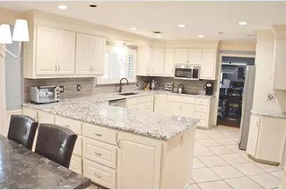 7618 Meadowhaven Drive, Dallas, TX 75254 - Photo 10