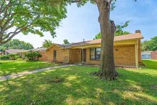 1506 Trowbrigde St, Garland, TX 75044 - Photo 2