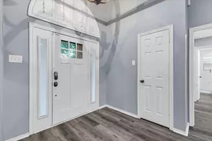 812 Country Ln Dr, Waco, TX 76657 - Photo 4