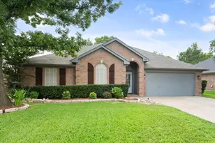 2706 Ferncrest Trail, Mansfield, TX 76063 - Photo 2