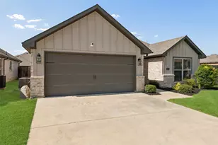 108 Maverick Ln, Pilot Point, TX 76258 - Photo 2