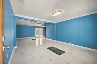 2016 Knollwood Ln, Carrollton, TX 75006 - Photo 2