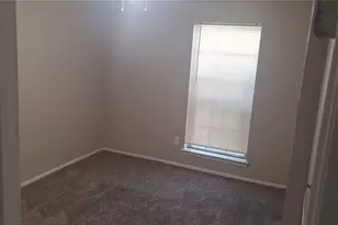 2428 Heathercrest Dr, Arlington, TX 76018 - Photo 6