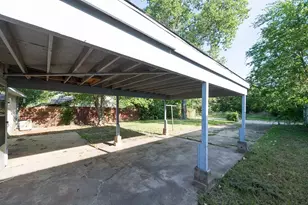 9661 Limestone Dr, Dallas, TX 75217 - Photo 14
